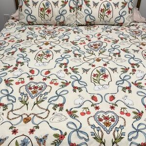 Urban Outfitters Mariya Queen Duvet Cover w/Shams